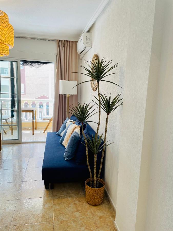 El Papagayo Apartment 2 Mins Walking To The Beach Torrevieja Exterior photo
