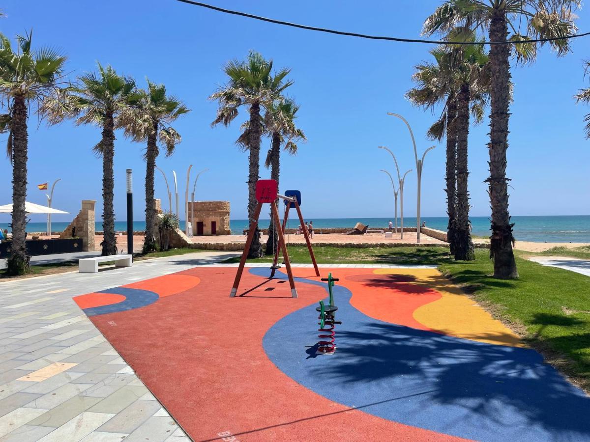 El Papagayo Apartment 2 Mins Walking To The Beach Torrevieja Exterior photo